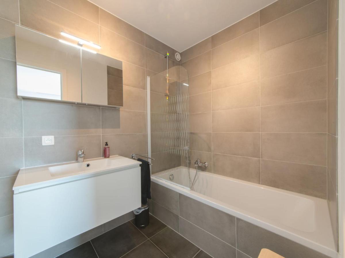 Apartment Railway To The Beach By Interhome Blankenberge Luaran gambar